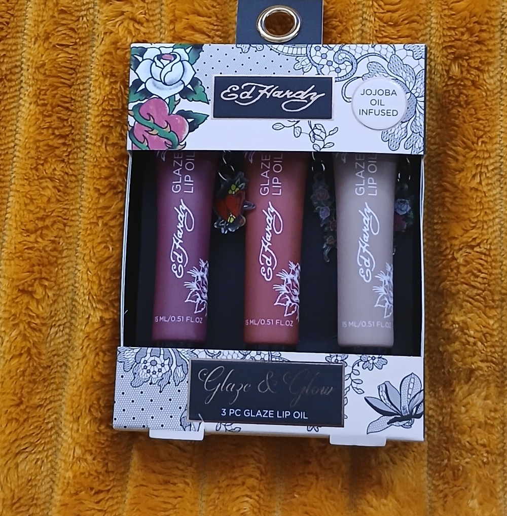 Ed Hardy Glaze & Glow Lip Oil Trio Set Jojoba Infused New In Box with Charms